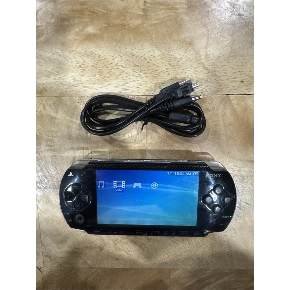 Sony psp 1001 Console Tested New Battery, Charger, No Memory Card Black Fat